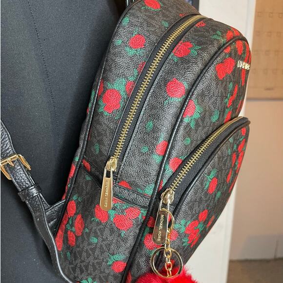 °｡⋆♡ Michael Kors Backpack & Passport Holder Set (HB-2) - Picture 7 of 14